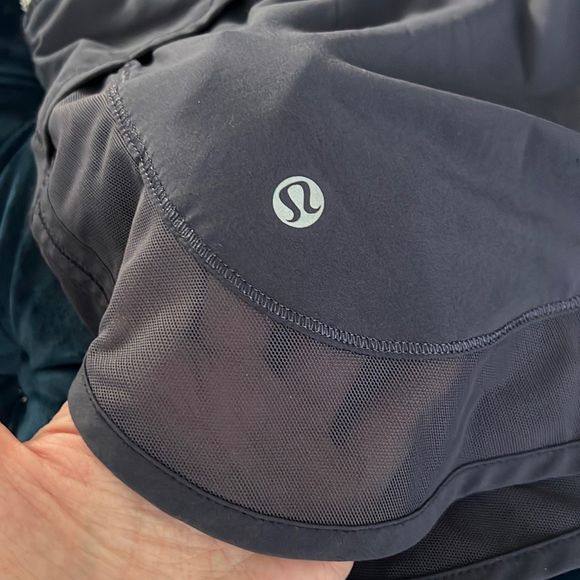 Lululemon Hotty Hot Skirt Stretch Cadet Blue Steep Stripe Cadet Blue size 8 - Picture 6 of 9